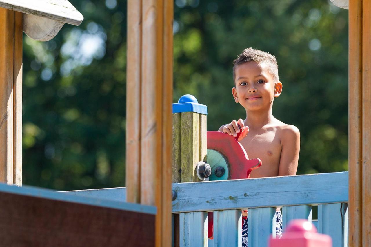 Oostappen Vakantiepark Hengelhoef Nv Hotel Aan de Wolfsberg ภายนอก รูปภาพ