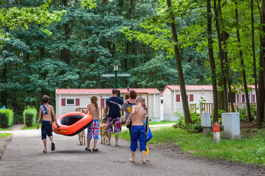 Oostappen Vakantiepark Hengelhoef Nv Hotel Aan de Wolfsberg ภายนอก รูปภาพ