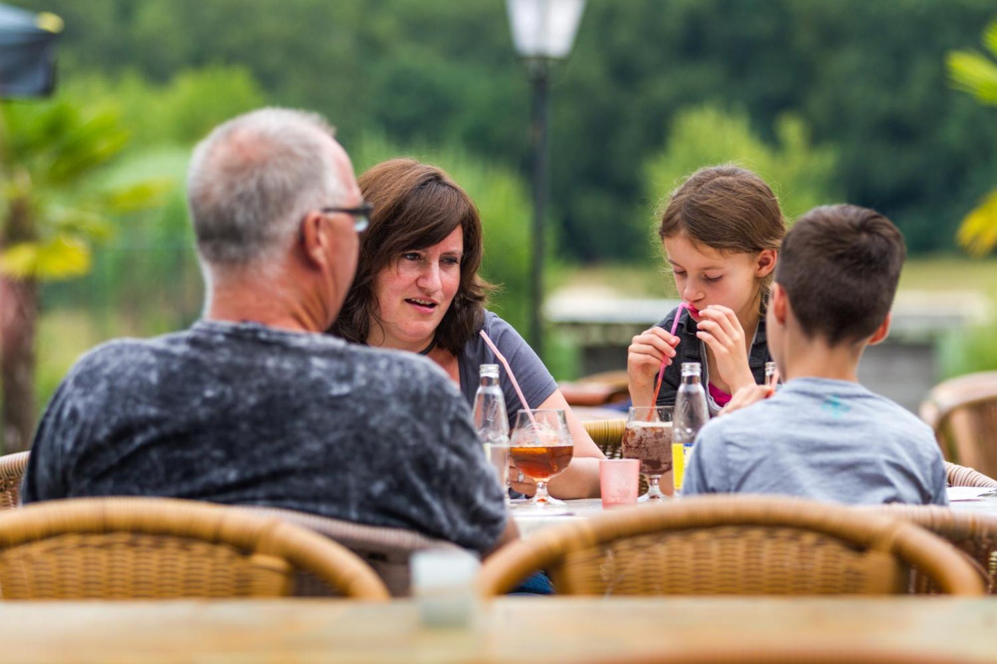 Oostappen Vakantiepark Hengelhoef Nv Hotel Aan de Wolfsberg ภายนอก รูปภาพ