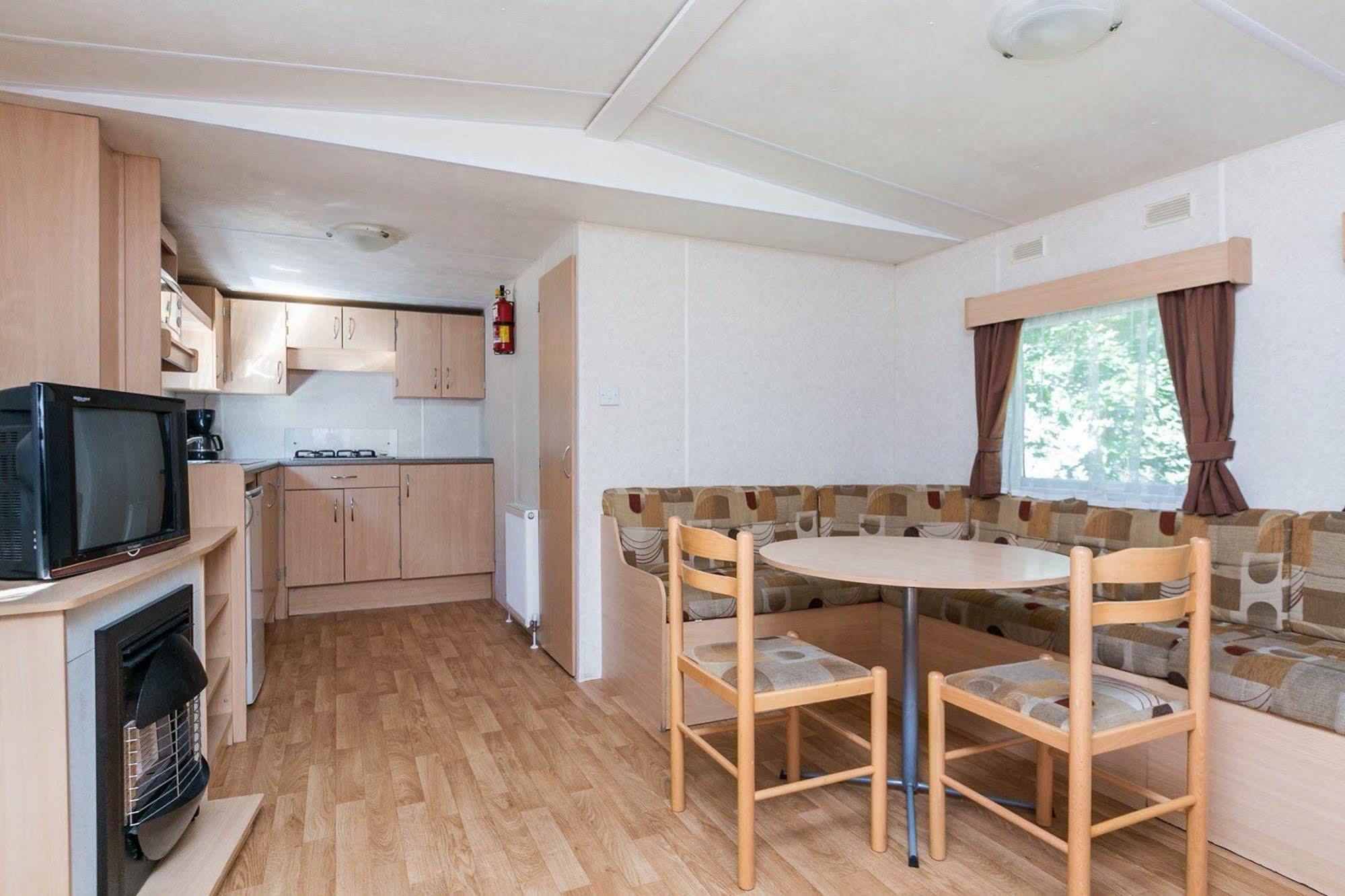 Oostappen Vakantiepark Hengelhoef Nv Hotel Aan de Wolfsberg ภายนอก รูปภาพ