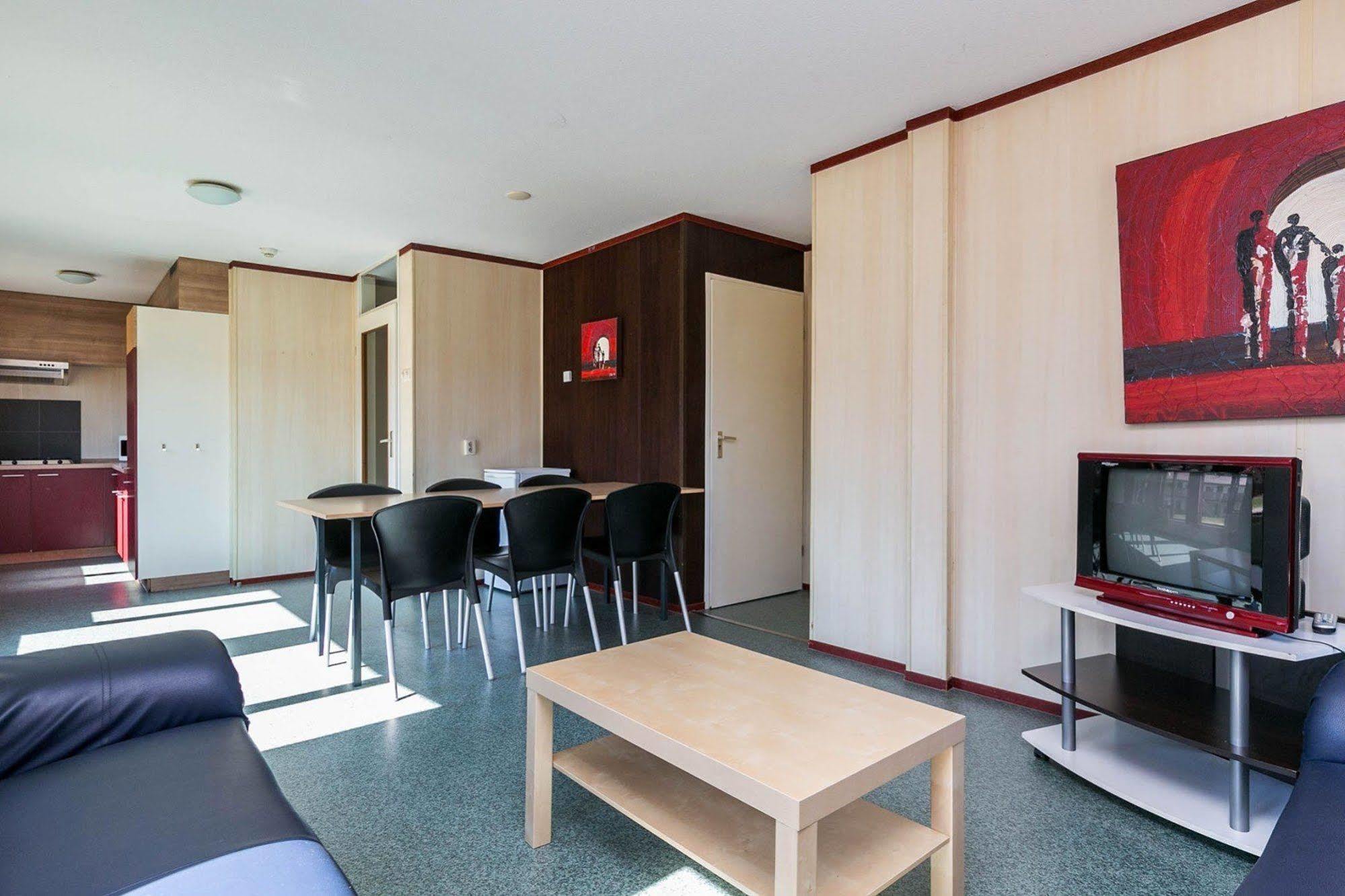 Oostappen Vakantiepark Hengelhoef Nv Hotel Aan de Wolfsberg ภายนอก รูปภาพ