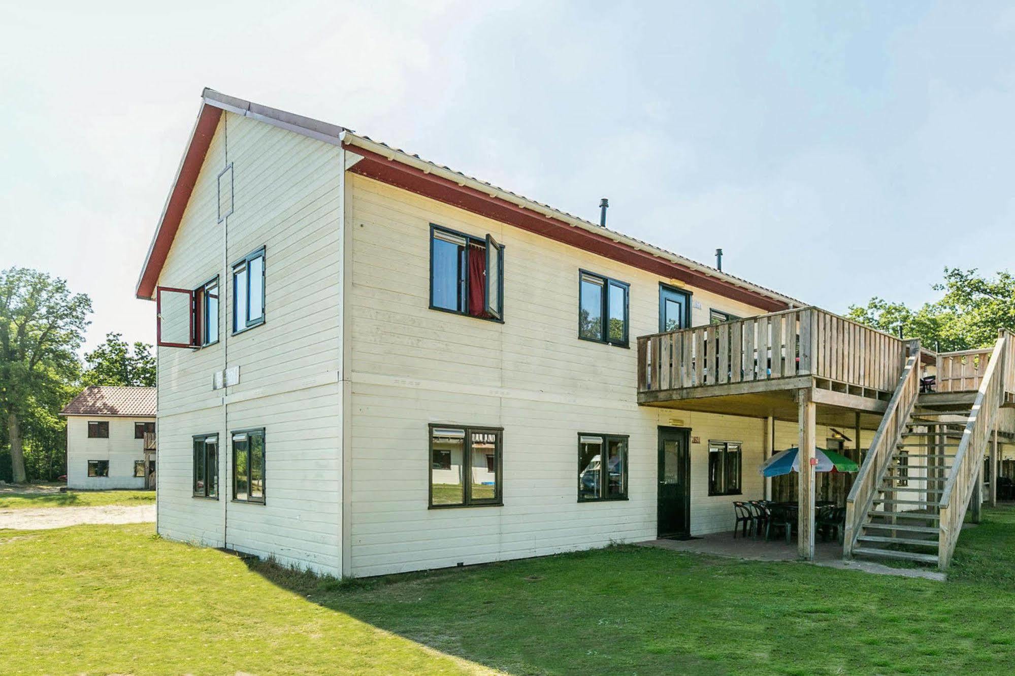 Oostappen Vakantiepark Hengelhoef Nv Hotel Aan de Wolfsberg ภายนอก รูปภาพ