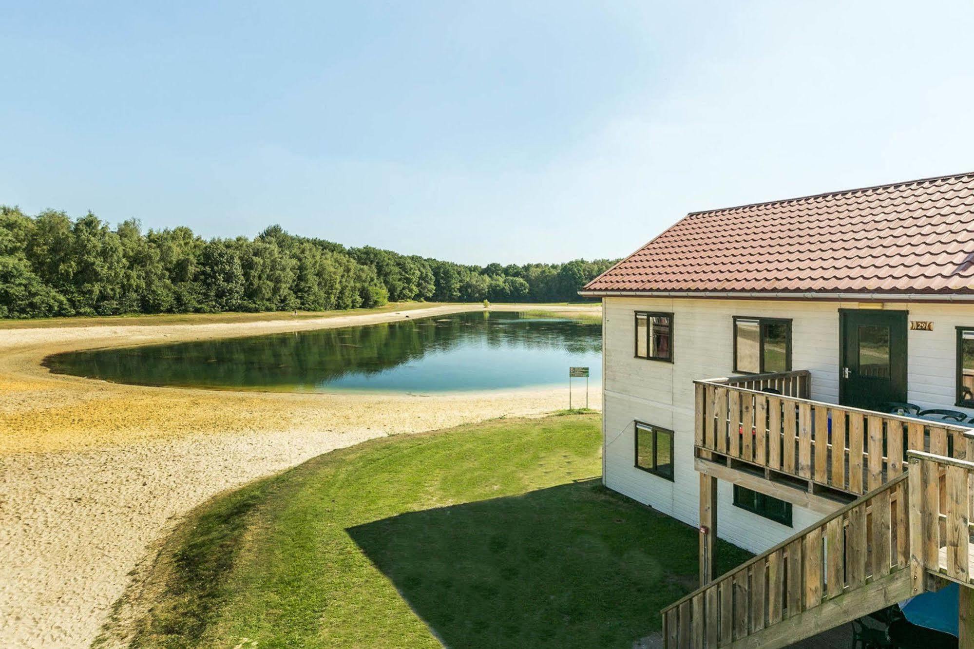 Oostappen Vakantiepark Hengelhoef Nv Hotel Aan de Wolfsberg ภายนอก รูปภาพ