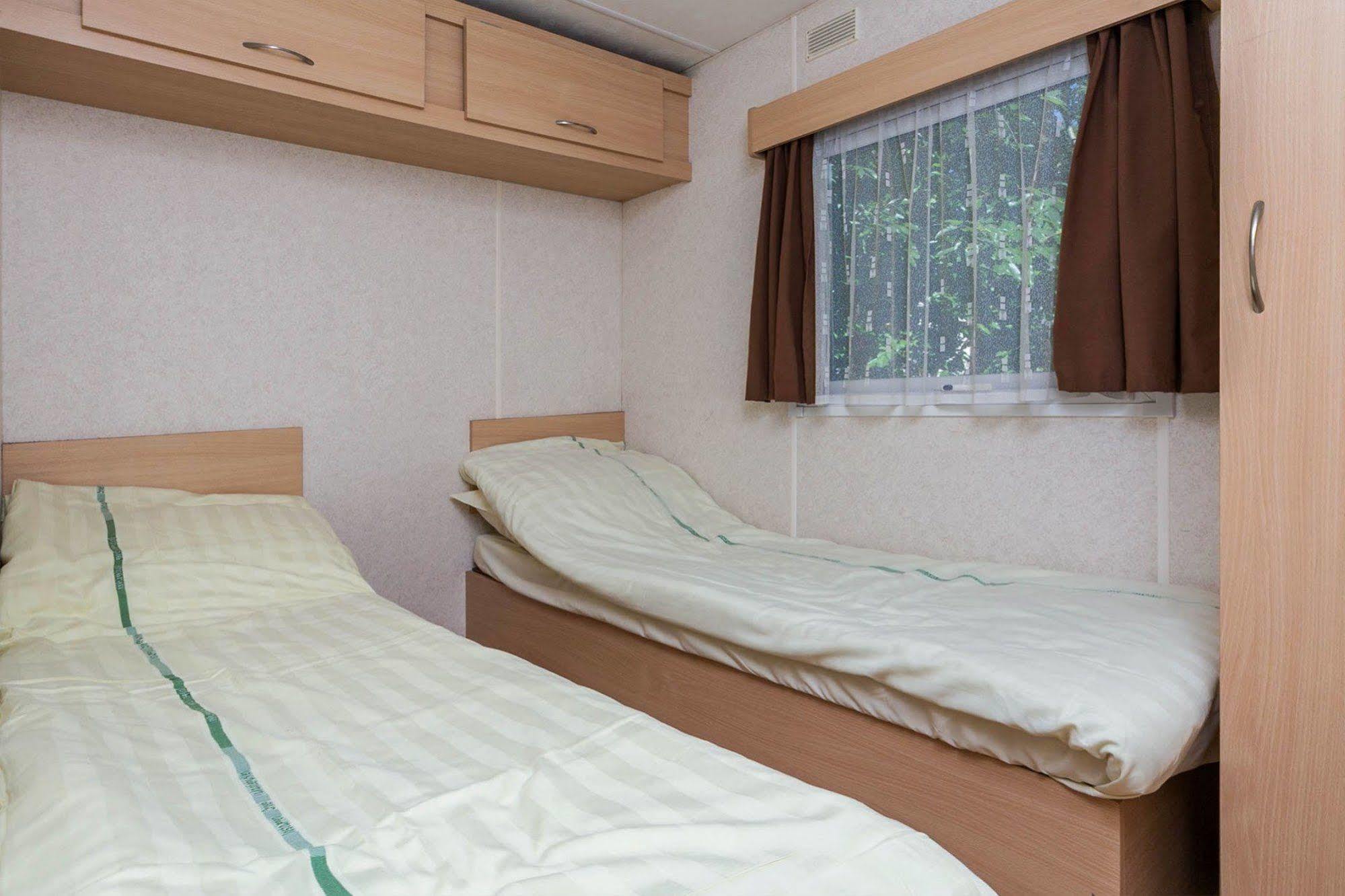 Oostappen Vakantiepark Hengelhoef Nv Hotel Aan de Wolfsberg ภายนอก รูปภาพ