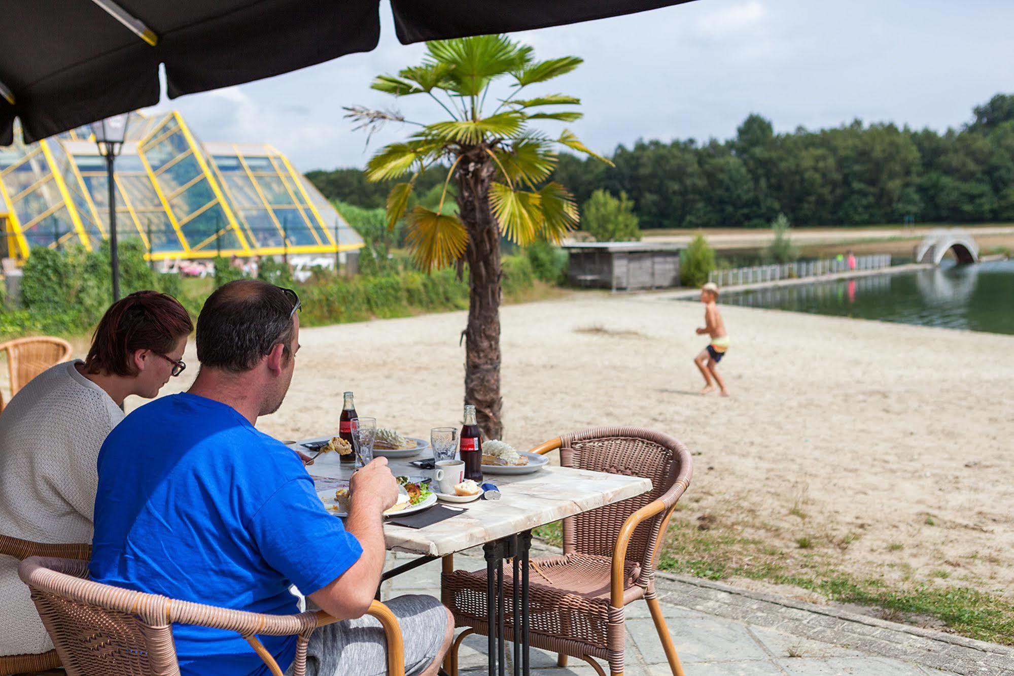 Oostappen Vakantiepark Hengelhoef Nv Hotel Aan de Wolfsberg ภายนอก รูปภาพ