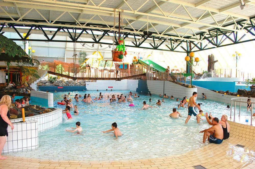 Oostappen Vakantiepark Hengelhoef Nv Hotel Aan de Wolfsberg ภายนอก รูปภาพ